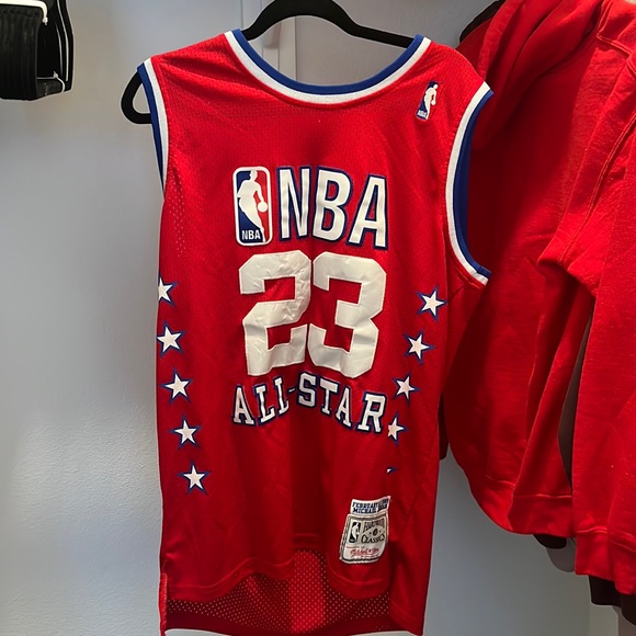 Micheal Jordan 1989 All Star Jersey
Size: L 
Still in Great Condition - Picture 1 of 4